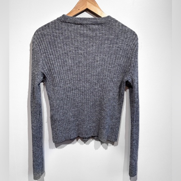 Levi’s Wool Sweater - Picture 2 of 4